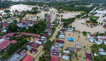 Suben a 29 los muertos y 13 los desaparecidos por las inundaciones en Indonesia