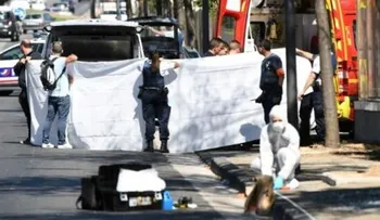 Un auto embiste dos paradas de autobús en Marsella y deja al menos un muerto