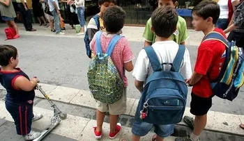 Millones de niños tendrían problemas de salud por el sobrepeso de mochilas. Conoce el peso exacto