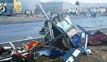 36 muertos y 70 heridos al chocar 4 vehículos en Perú