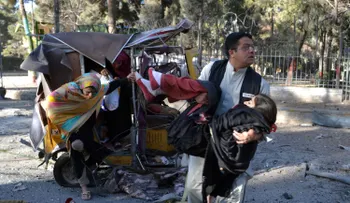 Atentado suicida con moto bomba mata a ocho personas y deja heridas a 20 más en Pakistán