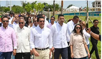 Collado supervisa obra en Bajos de Haina