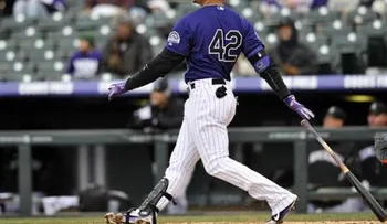Jonrón de González en 9na da triunfo a Rockies sobre Dodgers