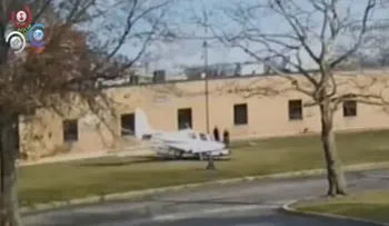Avioneta aterriza de emergencia (VIDEO)