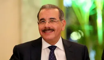Danilo Medina se compromete a servir al país "sin descanso" en nuevo Gobierno