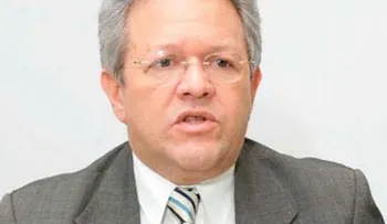 Salazar le pide Peralta aclarar si está apoyando campaña sucia contra LF