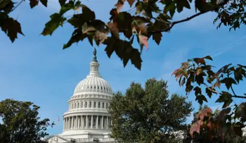 Republicanos preocupados por la caída de aprobación de Trump en encuestas internas a cuatro semanas de las elecciones