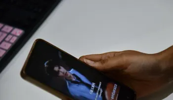 Los microdramas atrapan a usuarios: un fenómeno de adicción digital en las redes sociales