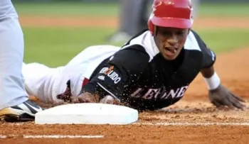 Leones derrotan 8-3 a los Gigantes 