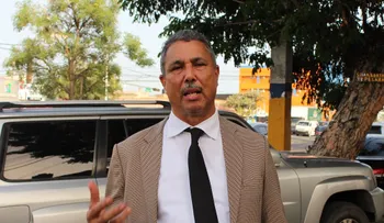 Médicos que nieguen atención a afiliados a ARS pueden ser demandados, advierte jurista 