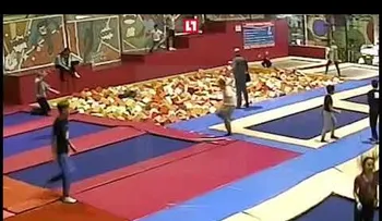 FUERTE VIDEO: Salto mortal que le costó la vida a un político ruso