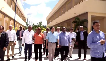 Ministro Educación sigue supervisión de escuelas del país