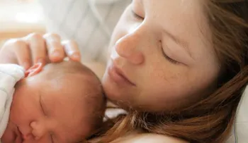 La voz de la madre despierta cerebro del hijo, según estudio
