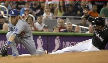 Yelich pega 4 hits en victoria de Marlins sobre Dodgers 