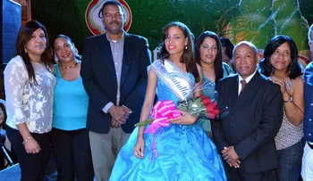Por todo alto inician las Fiestas Patrióticas de Azua