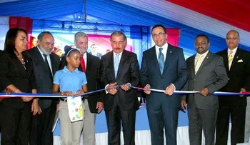 Presidente DM entrega dos escuelas y una estancia infantil en SDN 