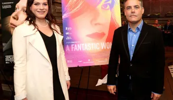 Juan Carlos Arciniegas presenta una edición especial de Showbiz dedicada a los Oscar