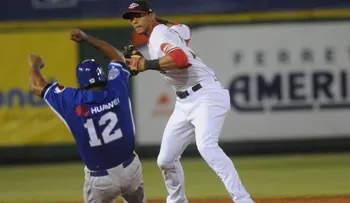 Ciriaco batea par de dobles en el triunfo del Escogido sobre Gigante