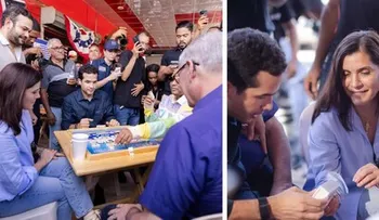 Embajadora de EE. UU. comparte con políticos dominicanos en un colmadón de Baní