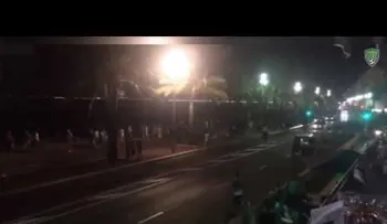 Momento exacto atropello multitud por un camión en Niza (VIDEO)