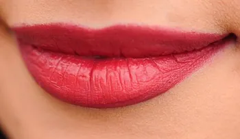 Exfoliante casero natural para los labios de tus sueños