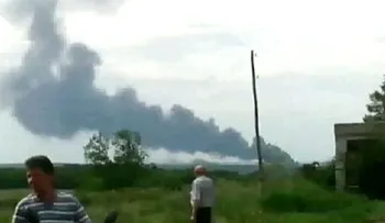Video: Ucrania; primeras imágenes siniestro del vuelo MH17 de Malaysia Airlines 