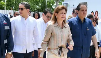 Raquel Peña y Víctor Atallah encabezan jornada "Más Salud" en beneficio de comunidades de Santiago