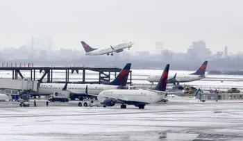 Aeropuerto JFK reanuda operaciones tras pequeño incidente por el hielo