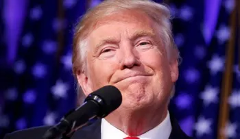 Donal Trump tilda de "vergonzosa" la decisión judicial contra su veto migratorio