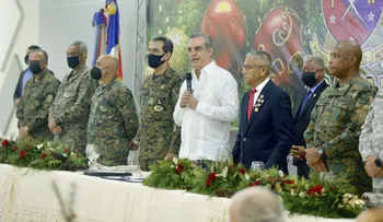 Presidente Abinader anuncia aumentos de pensiones y mejoras en seguro médico de generales retirados de las FFAA
