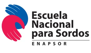 Personas con discapacidad auditiva reciben certificados de bachilleres