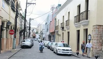 ADN negocia con los dueños de parqueos en la Zona Colonial