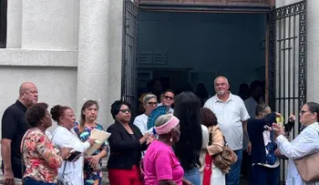 Personal médico del Hospital Padre Billini suspende servicios en rechazo a nuevo director