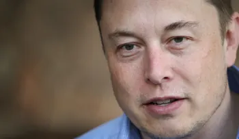 Los autos eléctricos sufrirán por el petróleo barato, vaticina Elon Musk, cofundador de Tesla