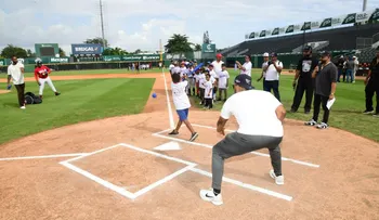 Clínica infantil FEDOM-MLB llena el Tetelo Vargas