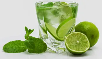 Inconvenientes de las dietas, exceso de agua y agua de limón