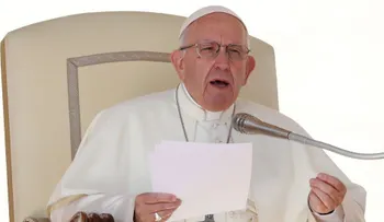 El papa: "No podemos pretender estar sanos en un mundo que está enfermo"