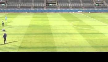 El increíble gol de Messi desde 60 metros en un arco en miniatura (VIDEO)