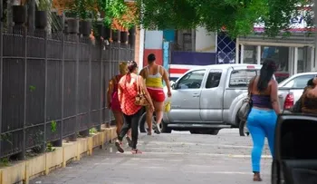 Prostitutas narran vejaciones sociales 