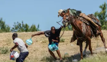 Reacción ante maltrato de haitianos; Haití recuerda a EEUU que se construyó gracias a migrantes y refugiados