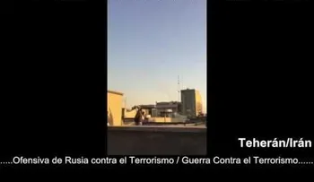 Irán derriba un dron tras entrar en el espacio aéreo de Teherán sin permiso (VIDEO)