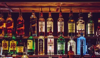 Diputados y senador proponen limitar la venta de alcohol en discotecas y otros locales hasta las 2:00 a. m.