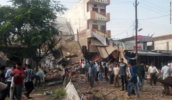 La violenta explosión de un polvorín mata a más de 50 personas en la India