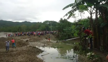 Río Blanco vuelve a incomunicar al municipio de Cambita Garabito