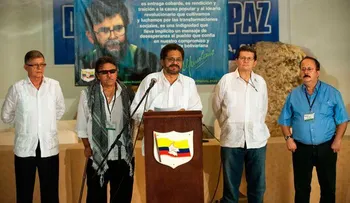 FARC pide definir plan contra paramilitares