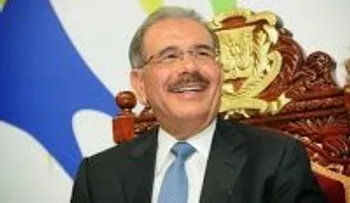 Danilo advierte a contratistas terminar escuelas antes del 30 de junio