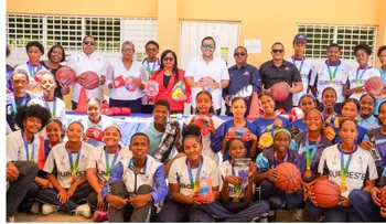 INEFI entrega utilería deportiva en escuelas fronterizas