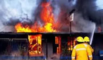 Almacenes Rodriguez y Payless Shoes reducidos a cenizas por incendio 