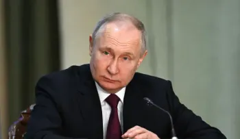 Putin acusa OTAN de intentar crear un eje global como la Alemania nazi