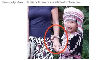 Le tomaron una foto, y cuando llegó a la casa vio este perturbador detalle